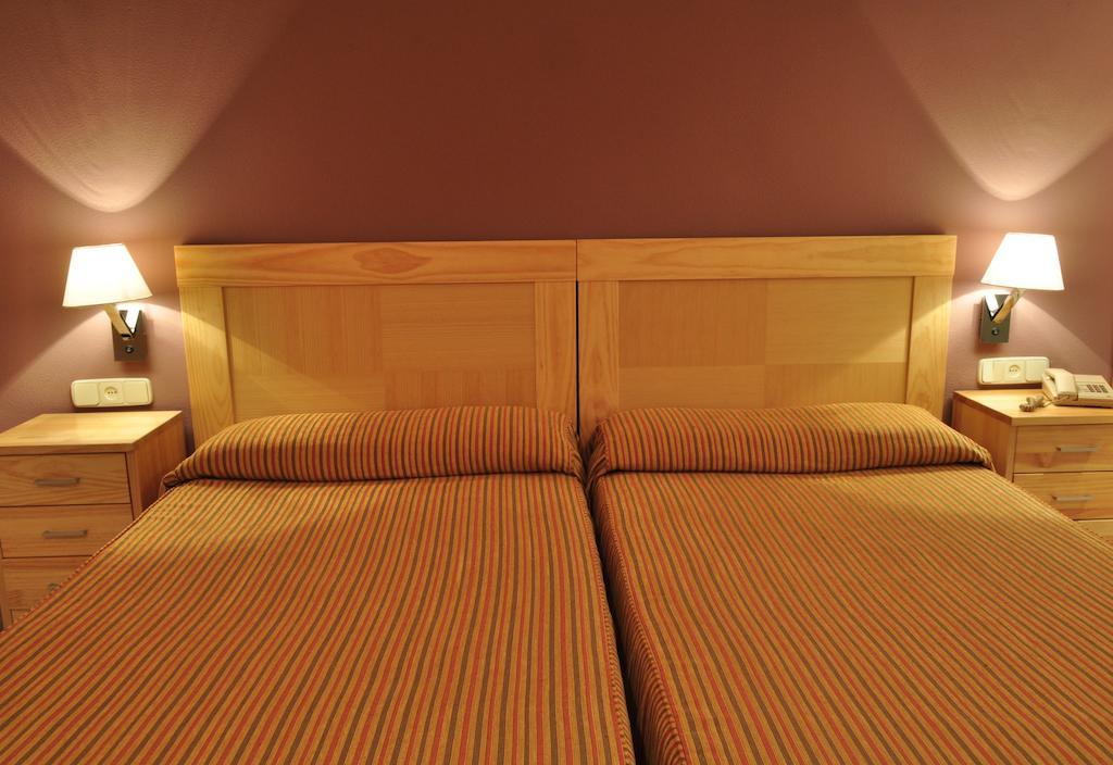 Hotel Los Rosales 알만사 객실 사진