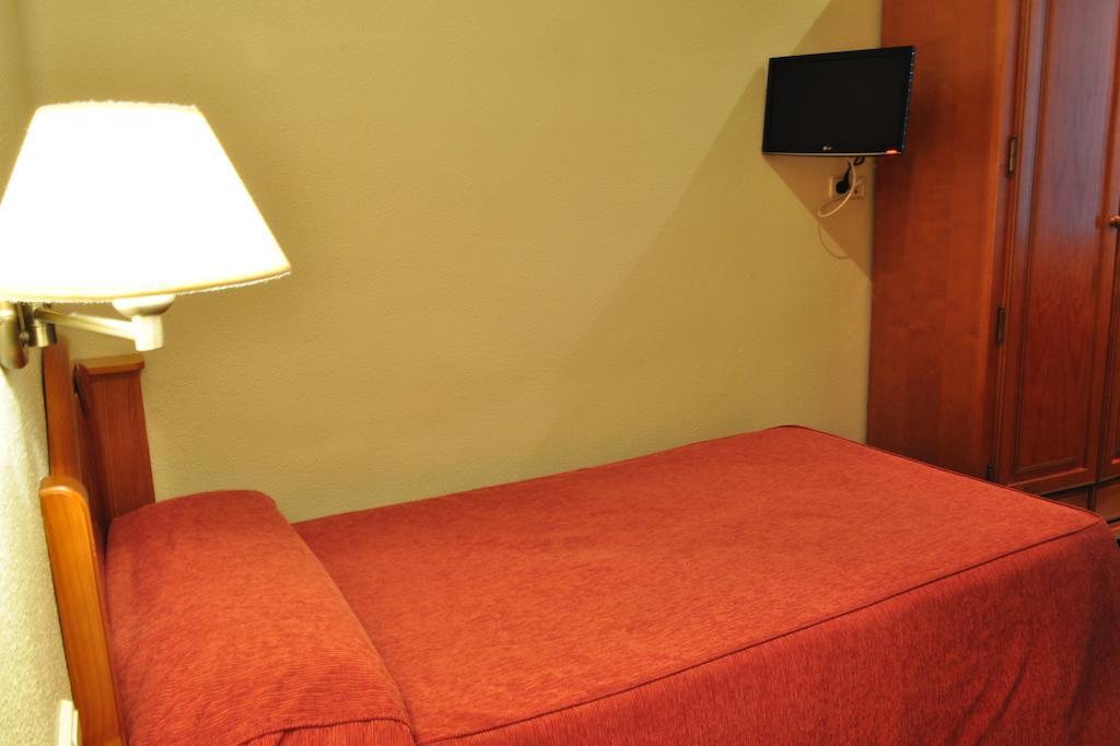 Hotel Los Rosales 알만사 객실 사진