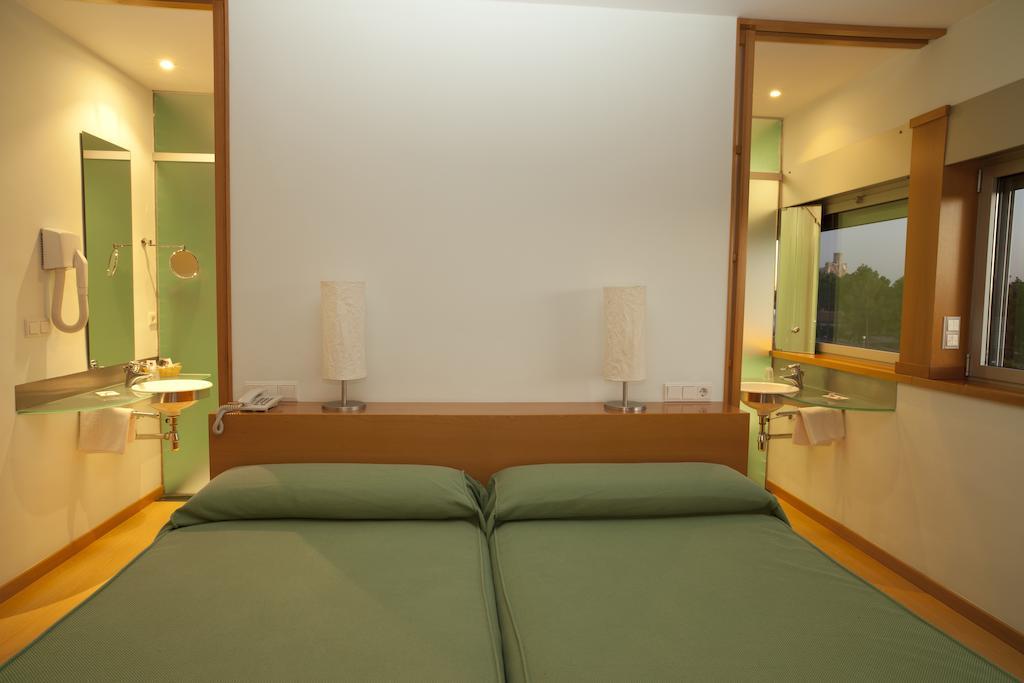 Hotel Los Rosales 알만사 객실 사진