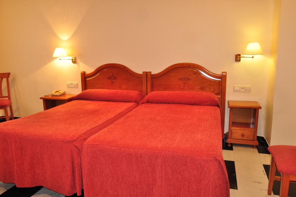Hotel Los Rosales 알만사 객실 사진