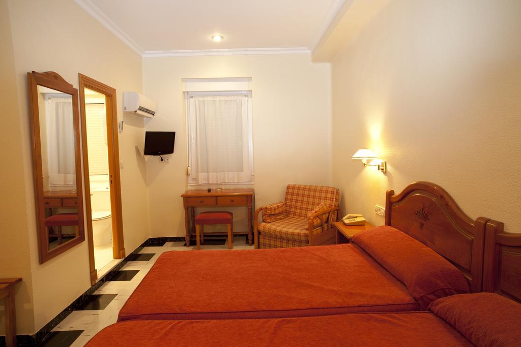 Hotel Los Rosales 알만사 객실 사진